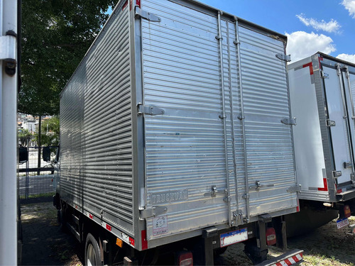 Baú Iveco Caminhonete Caminhão 3/4 4.20 Metros Comprimento