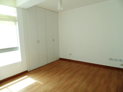 Imagen 13 de 26 de Venta De Hermoso Y Amplio Dpto. Duplex C/estac. En Urb. Vista Alegre Surco