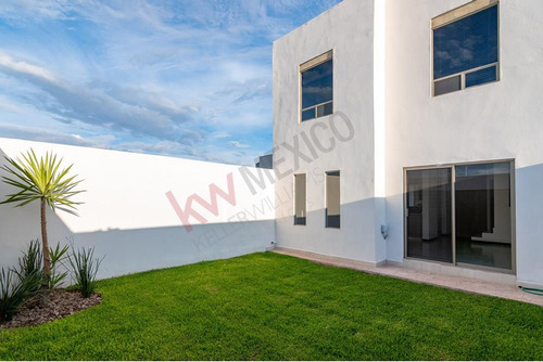 Casa En Venta En Quintas La Cima, Torreón - 3 Recámaras, Jardín Y Estacionamiento Techado