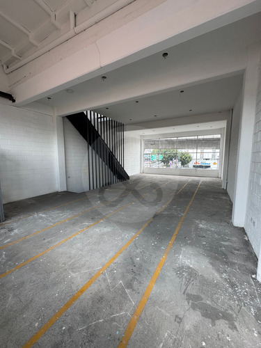 Edificio En Venta En Viveros De La Loma