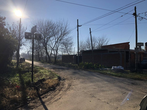 Imagen 3 de 16 de Terreno En Venta En La Plata | 4 E/ 97 Y 98 (lote 3) 300,10 Mts