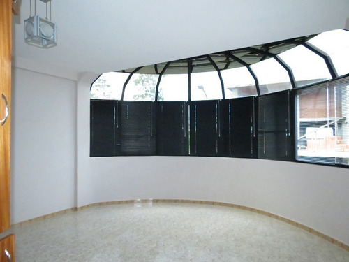 Imagen 20 de 24 de Amplia, Confortable Y Segura Casa En Parque El Retiro