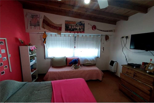 Casa (8.66 X 43 Mts.) - Coch. Cub. - Amplio Jardín