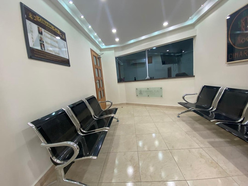 Casa Comercial En Venta En La Castellana