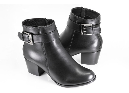 Imagem 2 de 7 de Bota Feminina Bico Redondo Fivela Couro Legítimo De Carneiro
