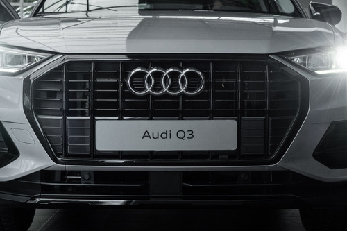 Imagen 2 de 7 de Audi Q3 35tfsi Ambition Black Line Modelo 2022