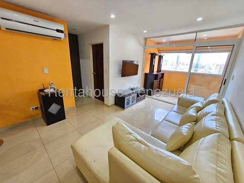 Se Alquila Bello Apartamento En La Candelaria Mls 26-214