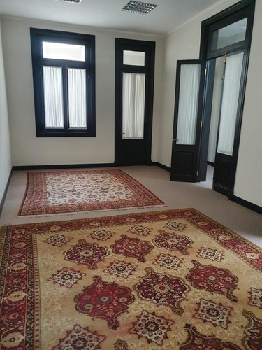 Imagen 25 de 26 de Sarandi Entre Juncal Y B Mitre, Gran Oficina De 300m2 Totalmente Reciclada!!