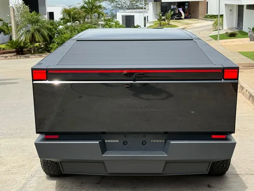 Tesla Cybertruck Foundation Series 4x4 2024