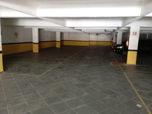 Box De Garagem Bairro Ocean Próximo A Praia