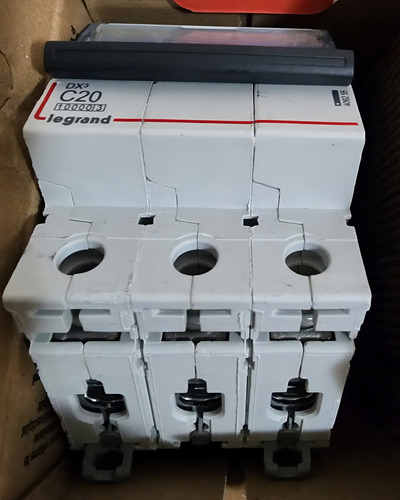 Interruptor Automatico 3p 20a 15ka Legrand Ref 409255