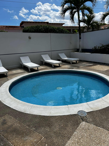 Apartamento De 2 Habitaciones Y 2 Baños En Playa Grande