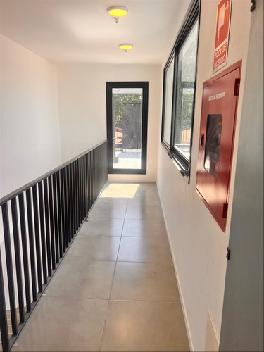 Alquile A 2 Cuadras Macro Mercado, 1 Dormitorio Y Balcón