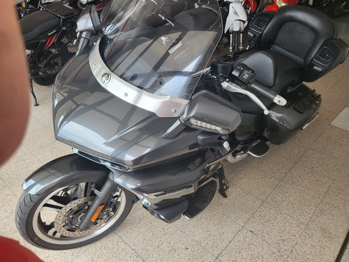 Star Venture 1900 Unica Tipo Goldwing Rec Inferior Tuamoto