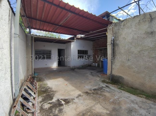 Casa En Venta En Pleno Casco Central De Turmero(1)