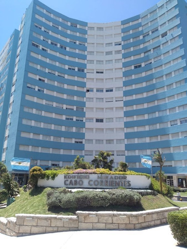 Imagen 19 de 30 de Local Comercial Alquiler Ubicado En Galería Del Edificio Cabo Corrientes