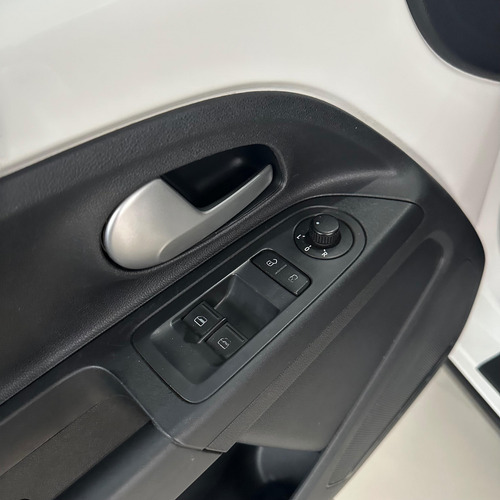 Volkswagen Up 1.0 Mpi High Up 12v Flex 4p Manual 2015/2016