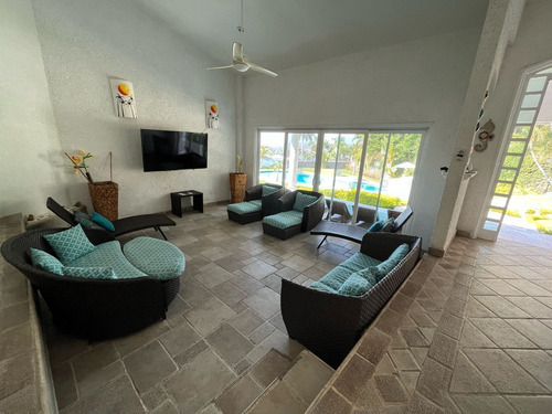 Venta De Casa En Cuernavaca, Col. 3 De Mayo, 2400 Mts