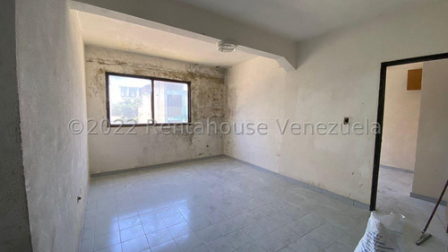 Edificio Comercial En Venta En Centro Barquisimeto Lara - %%m-c-t%% Cod. 23 Guion 9 3 4 3