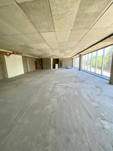 Imagen 2 de 16 de Vilanova Office, Haedo