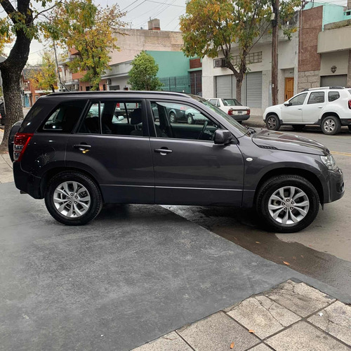 Imagen 4 de 10 de Suzuki Grand Vitara 2014 2.4 Jlx 2wd 5mt