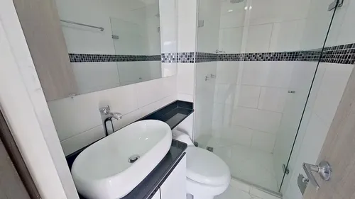 Gran Apartamento En Niquia, Código 53