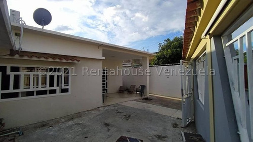 Imagen 25 de 30 de Casa En Venta En Barquisimeto. Zona Centro, Selena Pacheco Tlf. 04245197639. Cód. 22-5891 Lara, Venezuela