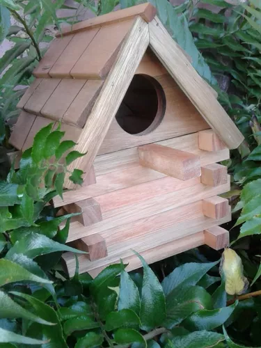 Diseños originales de casitas de madera para pajaros  Casas para pajaros,  Casas de pájaros pintados, Casa de pajaros