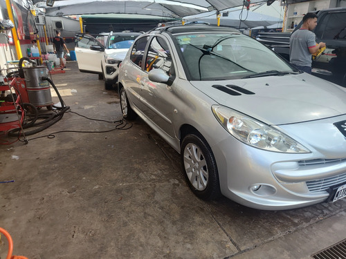 Peugeot 207 1.6 Xt