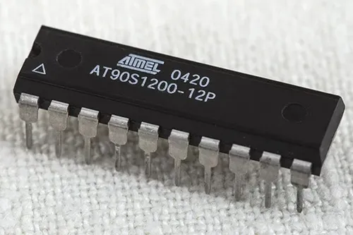 18 At90s1200 Atmel Avr 1k Rom 20pin 15 I/o Alternat Attiny85