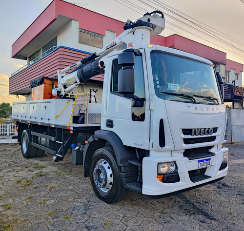 Iveco Tector 170e21 Ano 2022 Cesto Aéreo Outher Side Isolado