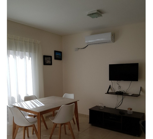 Imagen 2 de 12 de Departamento Confortable Con Cochera