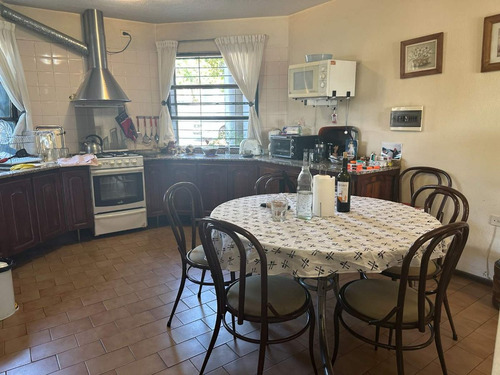 Enorme Casa De 4 Dor. Y Pileta En San Salvador