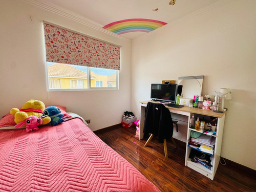 Cómoda Y Amplica Casa En Serena Oriente 5d/3b, Gran Quincho!
