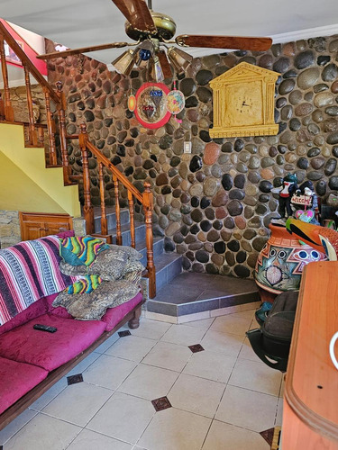 Casa En Venta - 2 Dormitorios 2 Baños - 250mts2 - La Plata