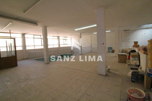 Centro Mercado: Amplio Local En Zona Con Alto Flujo Peatonal.