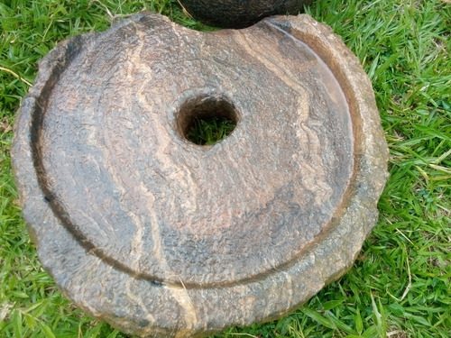 Pedras De Moinho Antigo. 300kg (Usado)