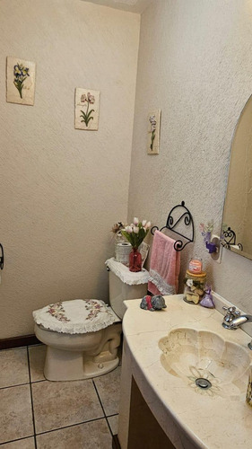 Casa En Venta Metepec Centro Edo. Mex Estilo Mexicano 3 Rec 2.5 Baños 3 Estacionamientos