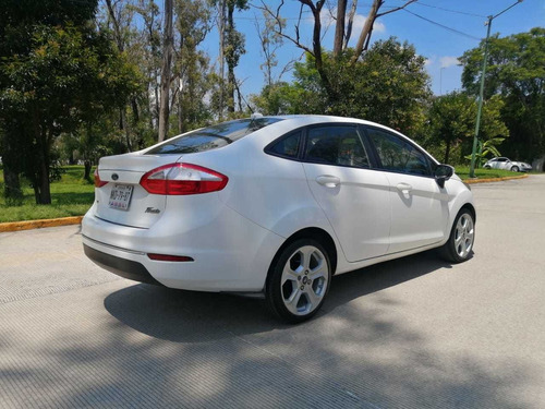 Imagen 8 de 13 de Ford Fiesta 2015 1.6 Se Sedan At