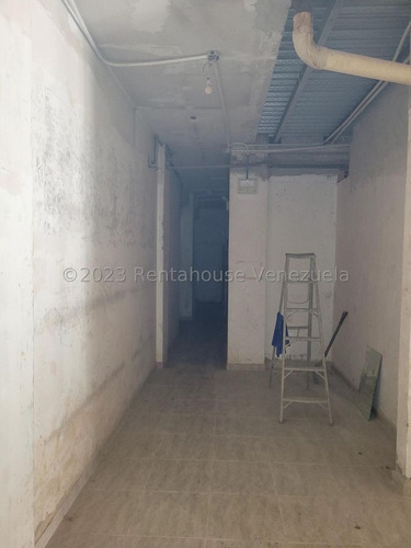 Se Vende Local Avenida Victoria Mls 24-18944