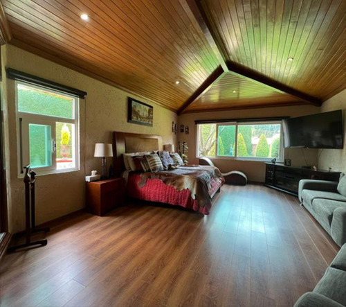 Venta De Casa En Fraccionamiento San Carlos En Metepec