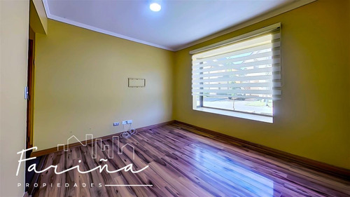 Arriendo Casa 3d, 4 Baños Y Servicio - Portones De Chicureo
