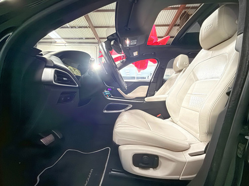 Jaguar F-PACE FIRST EDITION