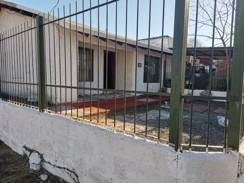Se Alquila Amplia Casa 2 Dormitorios En Zona La Teja