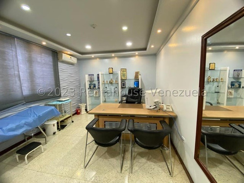 543m2 En Santa Mónica Se Vende Reconocida Clinica Especializada En Cirugía Estética, ' Equipada' , Mls#23-22290