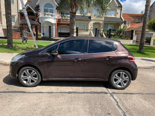 Peugeot 208 1.6 Feline 2014