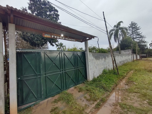 Vende-se Uma Chácara Com Piscina 1500 M 350.000 Aceita Entra