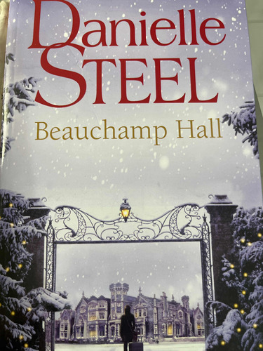 Danielle Steel. Beauchamp Hall