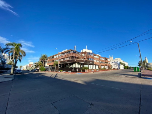 Hotel En Venta En La Península A Pasos Del Puerto- Ref: 37584
