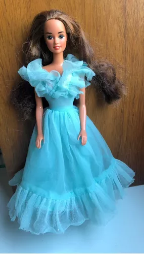 Barbie antiga vestido azul